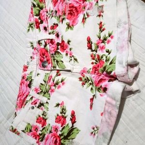 Rue 21 floral shorts size 13